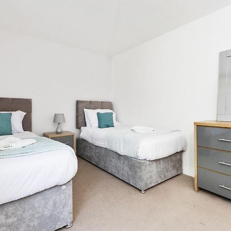 Appartamento Opp B'Ham - Freshly Refurbished Walls And Carpets! Big Savings Booking 7 Days Or More! Marston Green Esterno foto