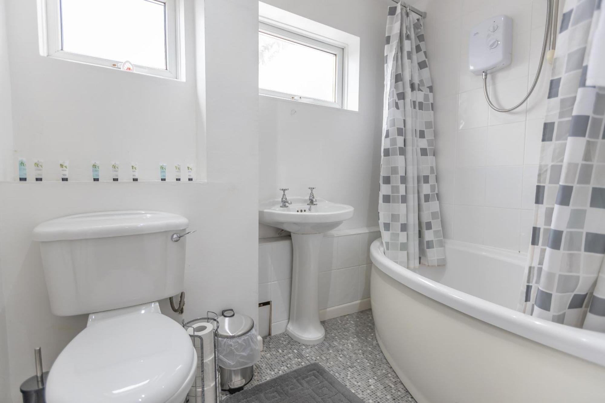 Appartamento Opp B'Ham - Freshly Refurbished Walls And Carpets! Big Savings Booking 7 Days Or More! Marston Green Esterno foto